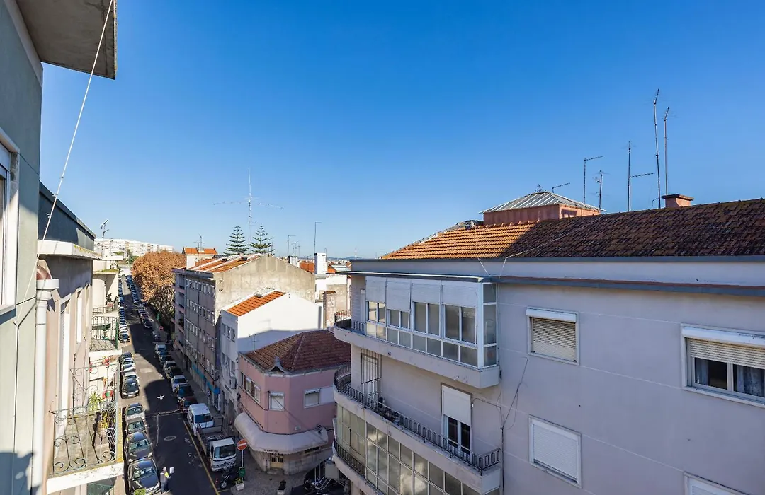 New Apartment By The Metro - 4E-1